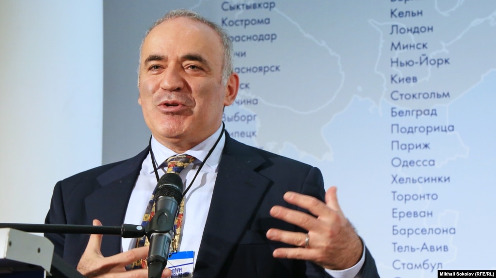  Каспаров живе за кордоном, у Росії він не був понад 10 років
