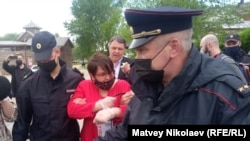 Задержание организатора Земского съезда в Великом Новгороде, бывшего муниципального депутата Москвы Юлии Галяминой