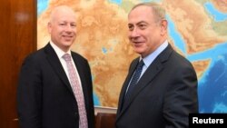 АҚШ президентінің ұлттық қауіпсіздік бойынша көмекшісі Джейсон Гринблатт (сол жақта) пен Израиль премьер-министрі Биньямин Нетаньяху. Иерусалим, 17 наурыз 2017 жыл.
