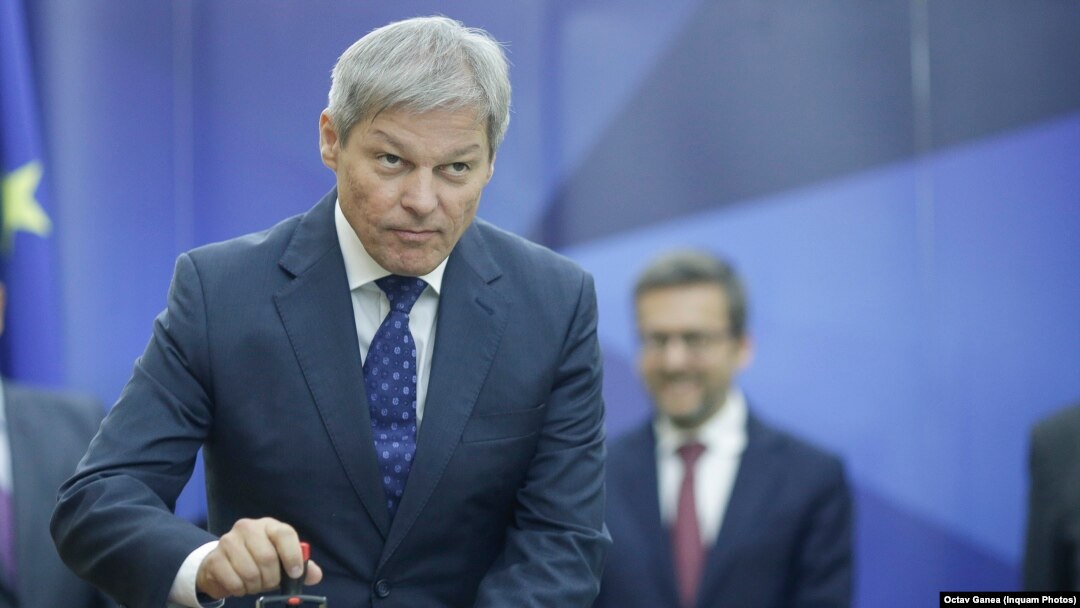 Dacian Cioloș a depus lista membrilor cabinetului și cu programul de guvernare în Parlament