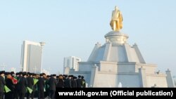 Saparmurat Niyazovun yad edilməsi mərasimi