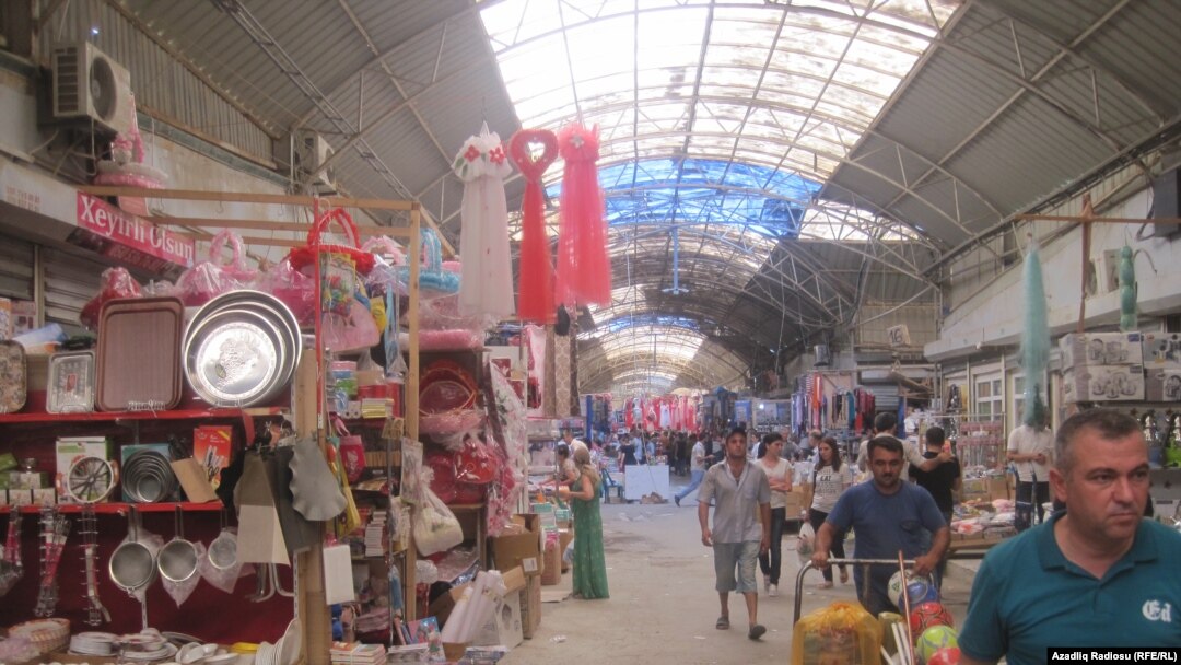 Bakıda ticarət mərkəzi