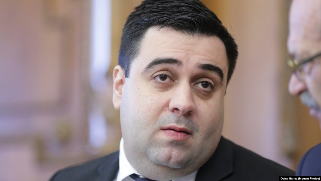 În istoria potemkiniadei postcomuniste a intrat șantierul drumului expres Pitești - Craiova, la care au participat Răzvan Cuc, Olguța Vasilescu, Claudiu Manda și Liviu Dragnea.  