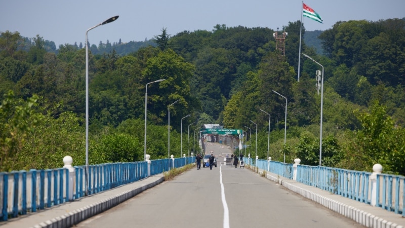 ახალი სატრანსპორტო ტერმინალი ენგურზე - ვინ გაუწოდა "მაშველი რგოლი" რუსეთს?