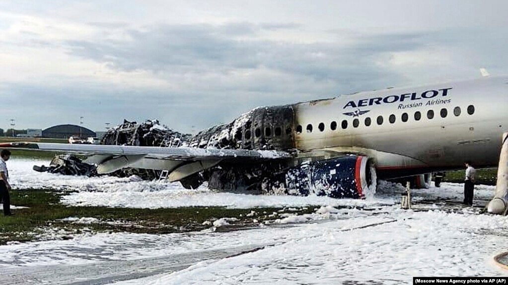 Картинки по запросу фото катастрофы SSJ-100 в Шереметьево