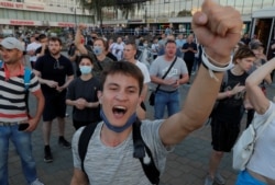 Протестующая молодежь на улице Минска, 10 августа 2020 года