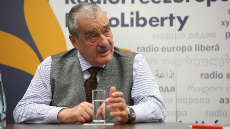 Schwarzenberg: Kosova të mos u ofrojë arsye shteteve për mosnjohje