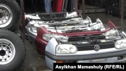 Kazakhstan - sale car spare parts in Barys market. Almaty, 29Sep2012