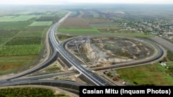 Nod al autostrăzii A7 în apropiere de Focșani.