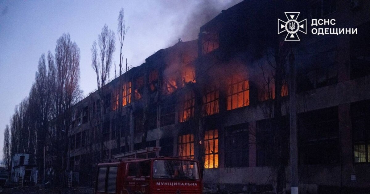 В Одесі внаслідок атаки пошкоджено об’єкт критичної інфраструктури