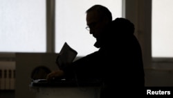 На изборите на 28 декември, право на глас ќе имаат над 2 милиони граѓани на Косово, во земјата и во странство.