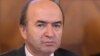 Tudorel Toader, pe cale să-și piardă sprijinul pentru funcția de ministru al Justiției, trimite o scrisoare de discreditare a Codruței Kovesi la Financial Times, care este publicată la rubrica unde textele nu sunt asumate editorial - ”Scrisori”. 