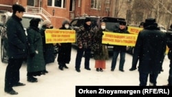 A group of around 15 people gathered in the capital, Astana, on January 11 to call for measures to prevent marriages between Kazakh women and foreigners.