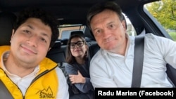 Radu Marian, Anastasia Taburceanu și Dorin Recean, în timpul campaniei electorale pentru președinția R. Moldova, octombrie 2024. În urma scandalului de la MoldATSA, ex-premierul Recean a devenit membru al consiliului de administrație a întreprinderii.