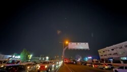 Shkëndijat në qiellin e Katarit pas sulmit të forcave të armatosua iraniane kundër bazës amerikane Al-Udeid.