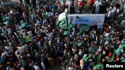 Supporters of the Pakistan Muslim League - Nawaz (PML-N) rally before the election (file photo).