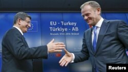 Tusk i Davutoglu 