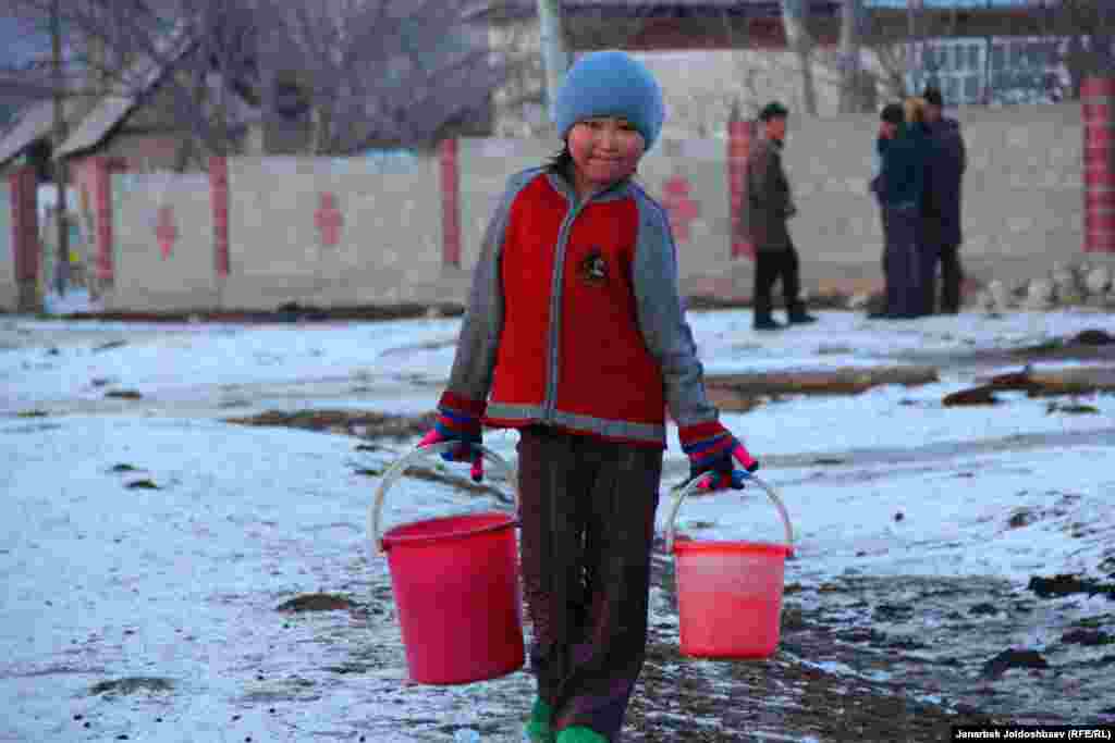 За водой.