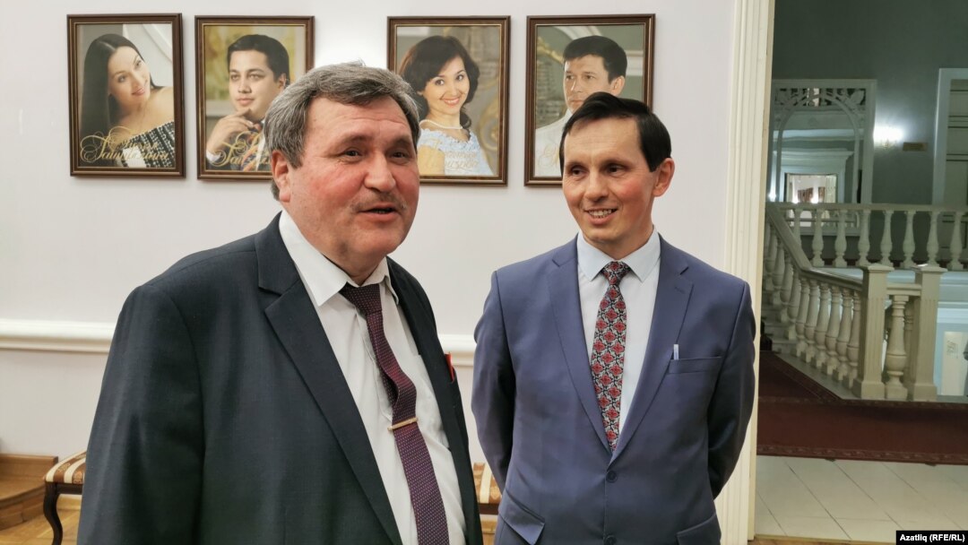 Ркаил Зәйдулла (с) һәм Рәмис Аймәт Татарстан язучылар берлеге корылтаенда