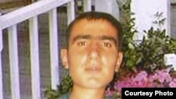 Шумо дар ягон роҳурӯ ин ҷавон -- Саидабдуллоҳ Бобоев (Сиёвуш)-ро дидаед?