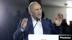 Armenia - Former President Robert Kocharian speaks during a campaign rally in Yerevan, June 5, 2026.