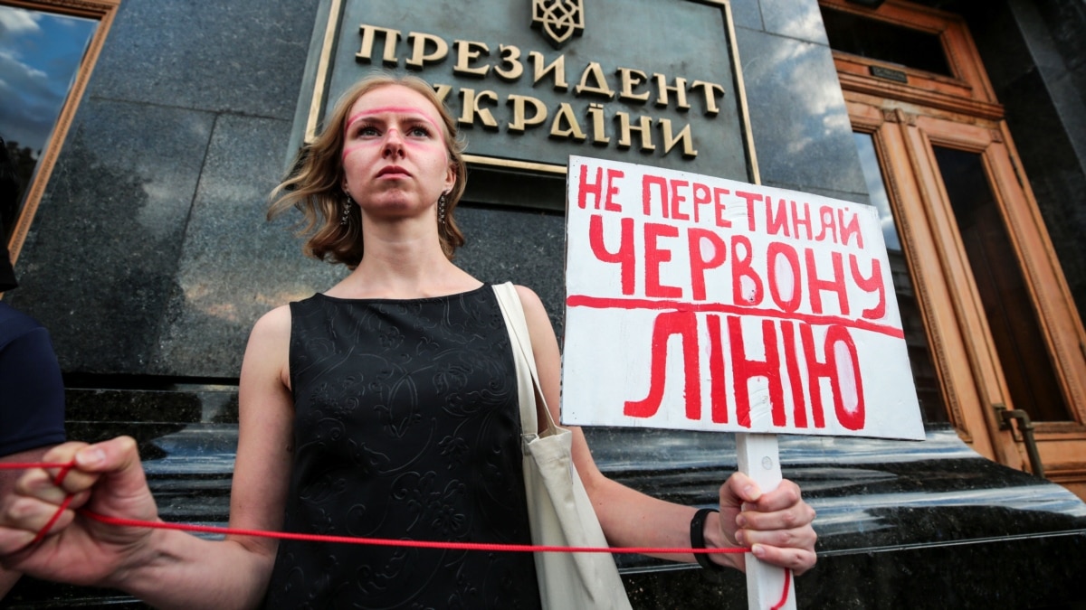 Зеленський звільнив Ірину Мудру з посади заступниці керівника ОП