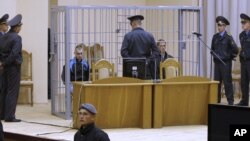 Обвиняемые на заседании суда по делу о теракте в минском метро
