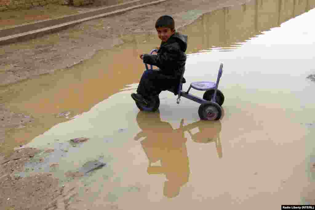 Afghanistan -- Kandahar The Rain of the First year, 23 Jan 2018 