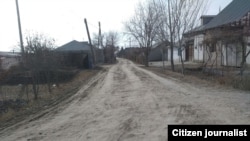 Бездорожье в сельской местности в Узбекистане.