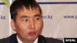 Қазақстан бас прокуратурасының ресми өкілі Нұрдәулет Сүйіндіков. Астана, 10 желтоқсан 2009 жыл.