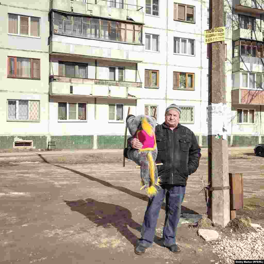 A grandfather rocking a rocking horse. Markov told RFE/RL: &quot;I think the bright sun affected the turnout more than any propaganda on the TV.&quot;&nbsp;