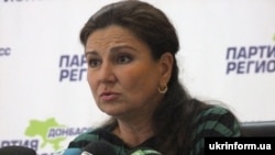 Тодішній народний депутат від Партії регіонів Інна Богословська на прес-конференції у Донецьку, 17 вересня 2012 року