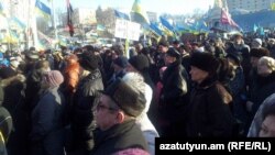 Ուկրաինայի եվրաինտեգրման կողմնակիցների ցույցը Մայդանում, Կիև, 14-ը դեկտեմբերի, 2013թ.