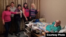 Калининградцы собрались и сделали ремонт в квартире инвалида