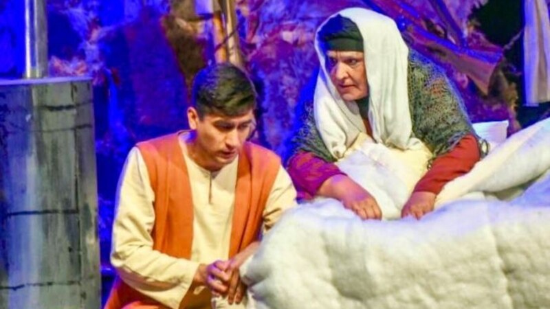 Samarqand teatri “25 yillik qo‘rquvdan qutulish” haqida spektakl qo‘ydi 