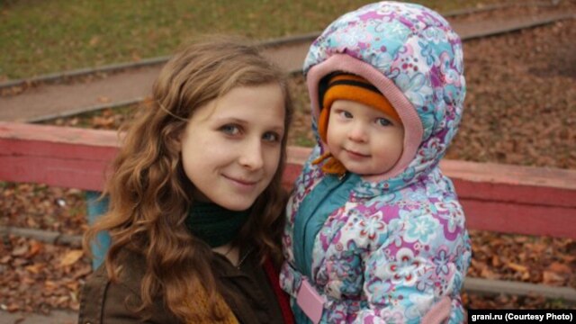 Marija Aljehina sa sinom Filipom(photo from grani.ru)