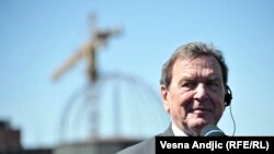 Gerhard Schröder, bivši njemački kancelar iz redova socijaldemokrata, danas predsjedavajući odbora i Sjevernog toka i Rosnefta, na fotografiji od 21. aprila 2016. tokom posjete Beogradu.