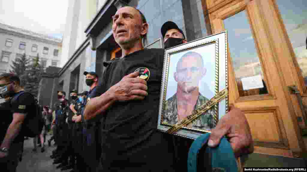Батько Ярослава Журавля, який загинув під Зайцевим на Донбасі, намагаючись забрати із &laquo;сірої зони&raquo; тіло свого загиблого командира