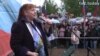 Оперная певица спела на митинге в Томске