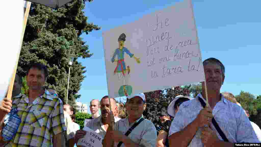 Moldova - Protest of little businessmen, Chișinău