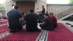 Рамазон 2021: Очиқ ҳавода ўқилаëтган таровиҳ ва рамазон бошлангани сезилмаëтган бозорлар