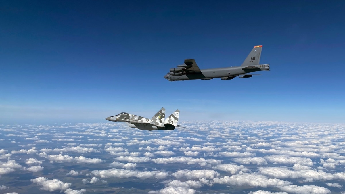 JAV pritarė naikintuvų pardavimui Bulgarijai, spėliojant dėl ​​MiG tiekimo Ukrainai