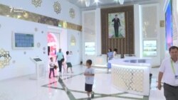 “EKSPO 2017”-de “Arkadagyň” kitaplary görkezildi