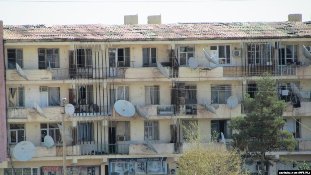 The blast damaged Abadan homes