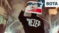 Forcat iraniane qëllojnë drejt protestuesve 