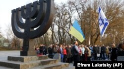 З ініціативою перейменувати на «Бабин Яр» станцію київського метро «Дорогожичі» напередодні виступив Меморіальний центр Голокосту «Бабин Яр»