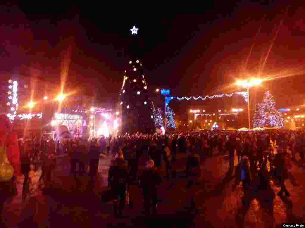 دونتسک، شرق اوکراین؛ کشوری که سال سختی را پشت سر می&zwnj;گذارد و هزاران نفر در نبردهای داخلی آن کشته شده&zwnj;اند