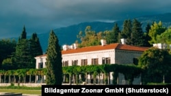 Ish-pallati veror i mbretit Aleksandar - i njohur si Villa Milloçer - ndodhet afër Budvës.