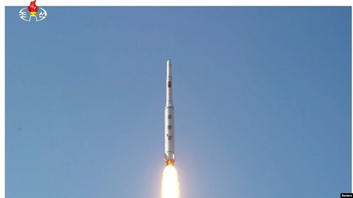 Южная Корея резко осудила пуск ракеты КНДР, пролетевшей над Японией советуем Южная Корея резко осудила пуск ракеты КНДР, пролетевшей над Японией рекомендуем