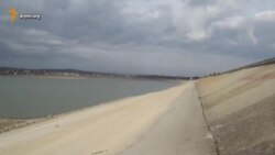 Тайганское водохранилище продолжает мелеть (видео)